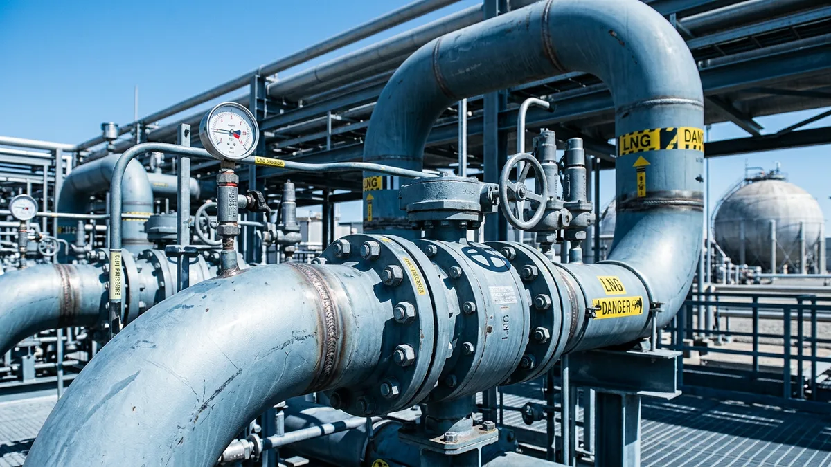 LNG shipping costs jump 650% as Middle East tensions disrupt transport - FieldNews