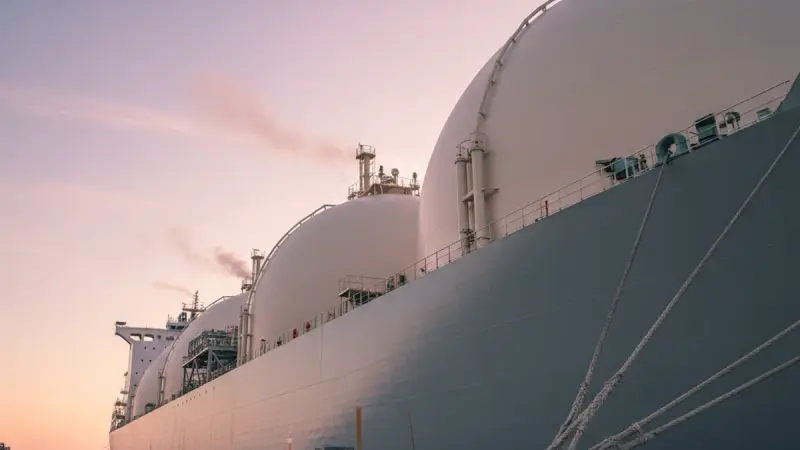 LNG shipping costs jump 650% as Middle East tensions disrupt transport - FieldNews