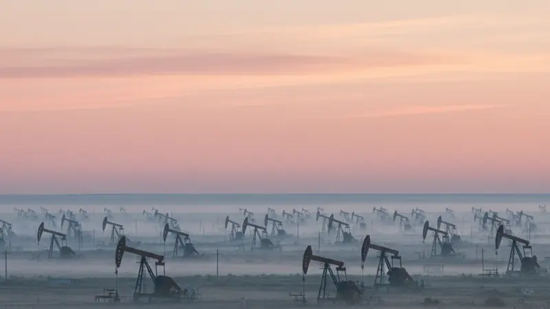 Oil prices could jump $5-12 per barrel Monday as Iran conflict escalates - FieldNews