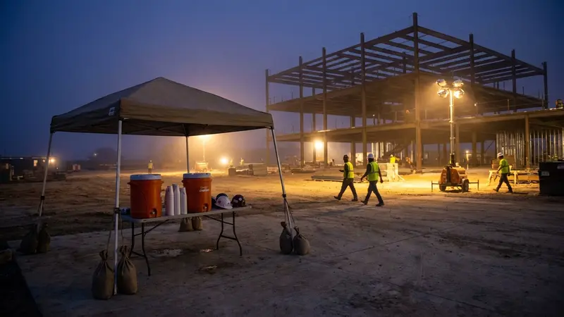 Early Heat Wave Exposes Acclimatization Gap on Construction Sites - FieldNews