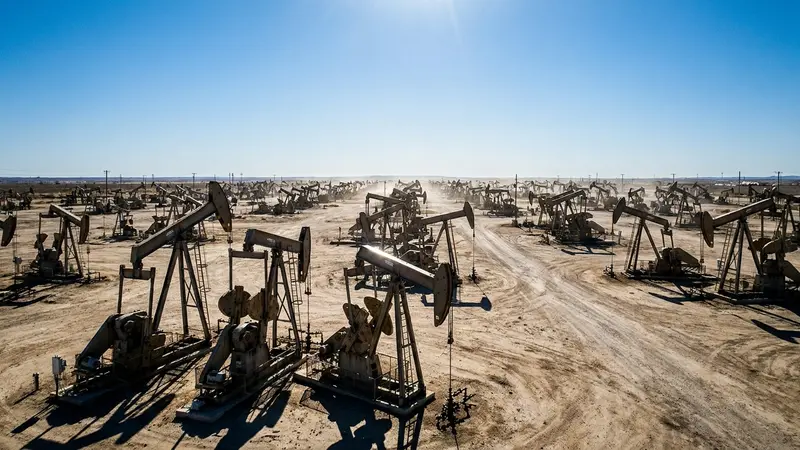 Enverus Models Brent Above $100 Through Mid-2027 as Hormuz Disruption Drains OECD Stocks to 20-Year Lows - FieldNews