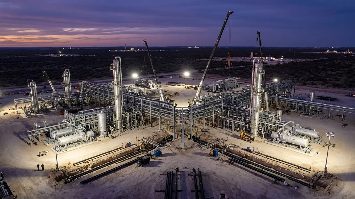 Editorial image: Permian gas plant construction dusk - Enterprise Adds Natural Gas Plants as Permian 'Growing at Speed of Light'
