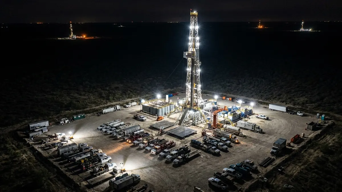 Editorial image: Aerial night view, drilling rig lit - US Rig Count Climbs to 581 for Fourth Straight Weekly Gain