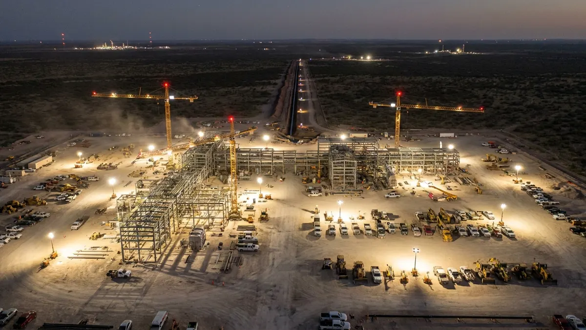 Editorial image: Aerial night view, multi-plant pipeline buildout - Targa Plans Three Gas Plants, New Pipeline in Delaware Basin