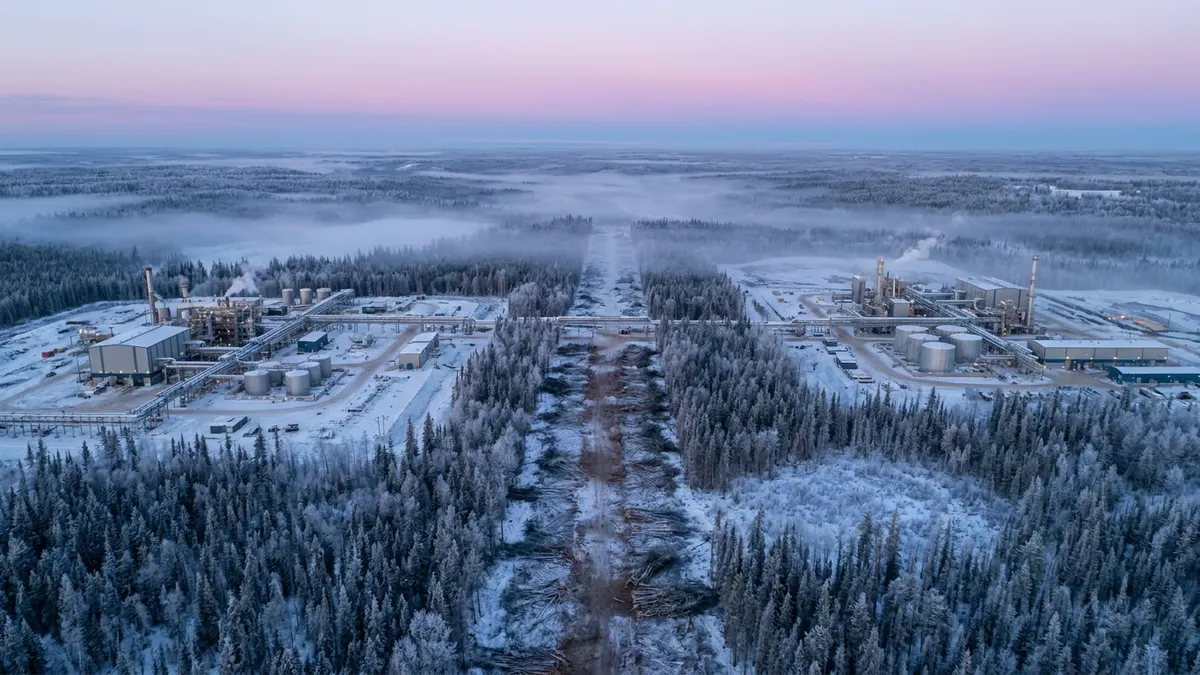 Editorial image: Aerial link between two oil sands plants - Cenovus Plans North-South Link at Christina Lake to Hit 150,000 bbl/d