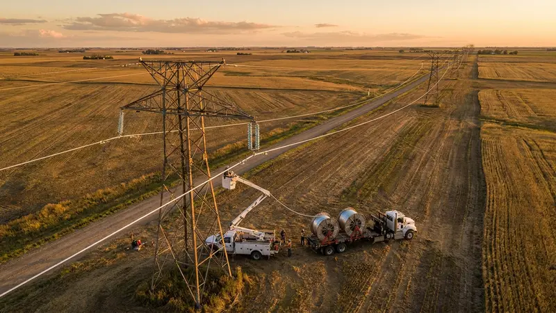 DOE's $1.9B Transmission Push Signals Near-Term Work for Line Crews - FieldNews