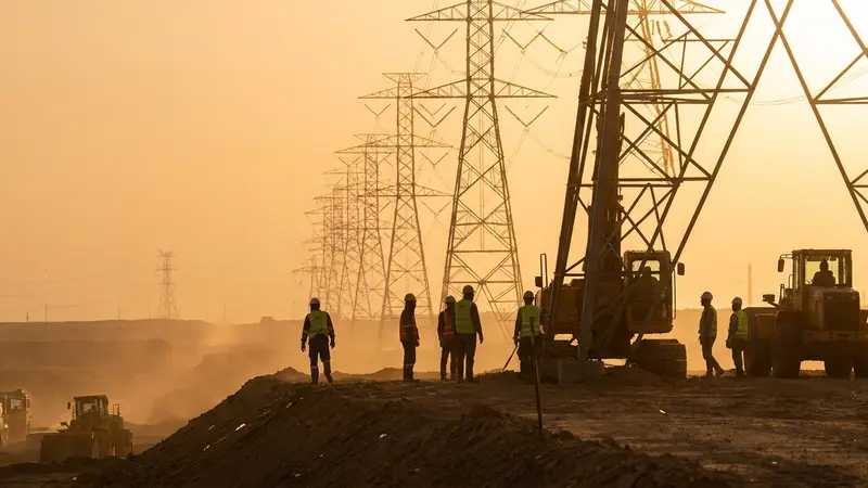 Senate Permitting Bill Would End Utilities' Right to Build New Regional Lines - FieldNews